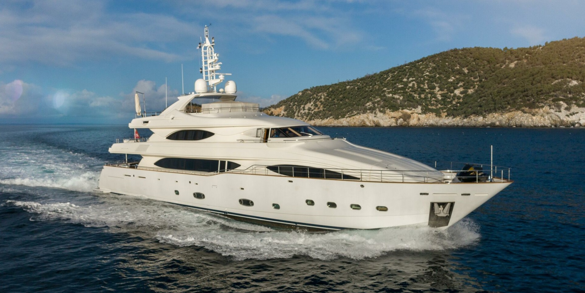 Paradise Yacht Charter super yacht for charter from 130 000 € per week
