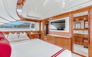 CHAMPAGNE AND CAVIAR 15