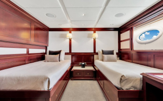 SWEET CAROLINE II 19