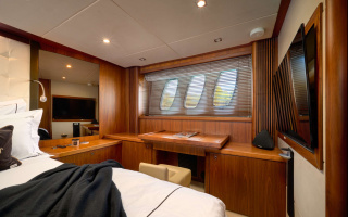 SUNSEEKER PREDATOR 72 GHOST 12