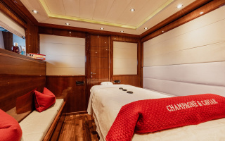 CHAMPAGNE AND CAVIAR 12