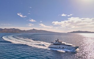 GOLDEN YACHT