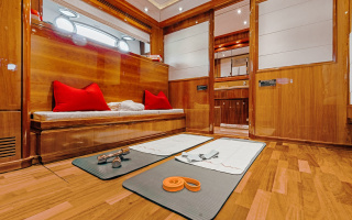 CHAMPAGNE AND CAVIAR 11