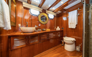 LYCIAN QUEEN 28