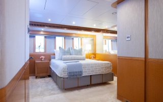 SERENITY 32