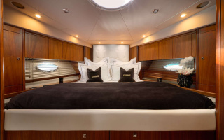 SUNSEEKER PREDATOR 72 GHOST 10