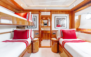 CHAMPAGNE AND CAVIAR 16