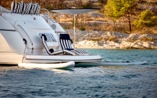 SUNSEEKER PREDATOR 72 GHOST 2