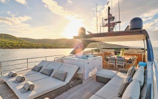 GOLDEN YACHT 11