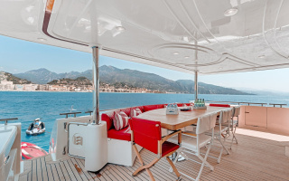 CHAMPAGNE AND CAVIAR 7