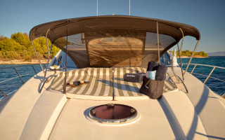 SUNSEEKER PREDATOR 72 GHOST 3