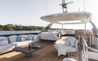 FIRST HORIZON 8