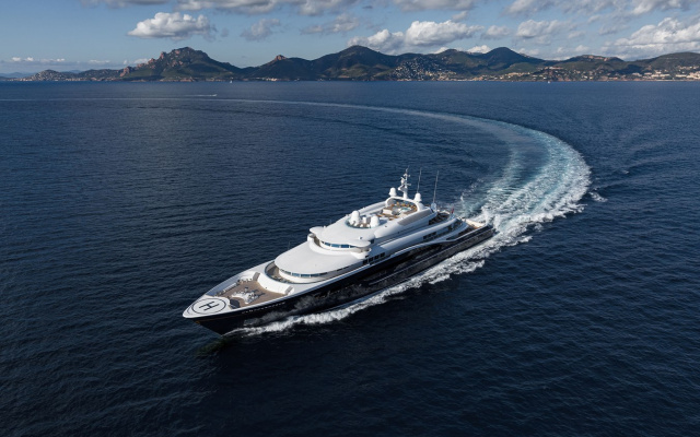 cr7 yacht price - Ilustrasi 3