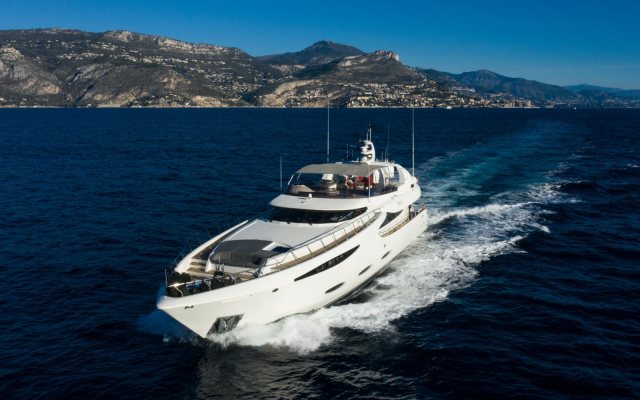 motor yacht viking 3