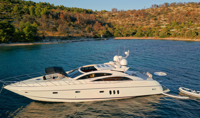 SUNSEEKER PREDATOR 72 GHOST