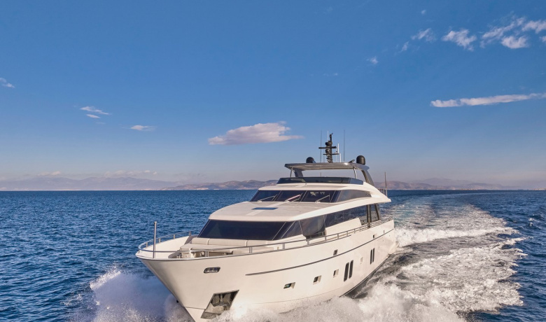 GOLDEN YACHT