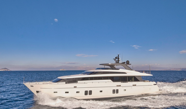 GOLDEN YACHT