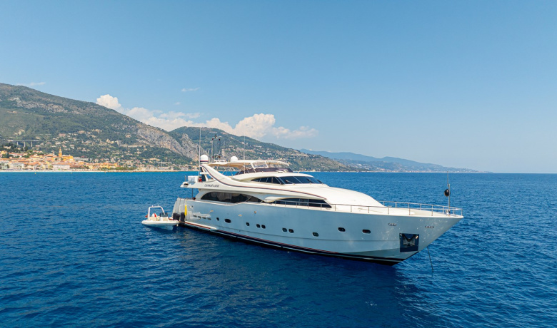 CHAMPAGNE AND CAVIAR