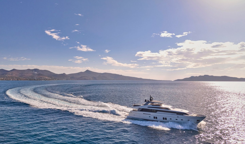 GOLDEN YACHT