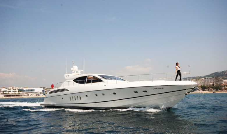 LADY SPLASH