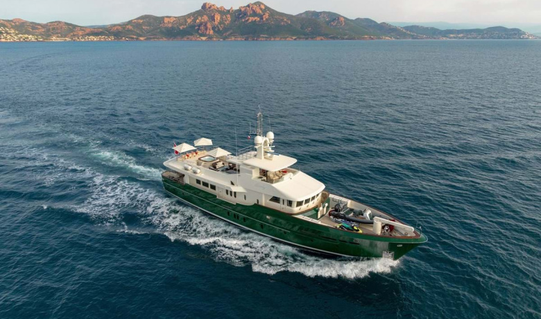 W EXPLORER