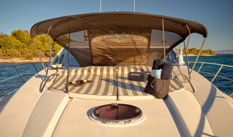 SUNSEEKER PREDATOR 72 GHOST